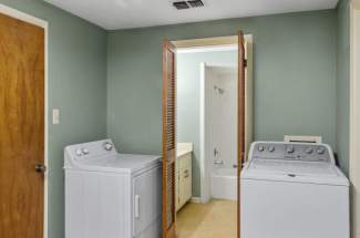 14-2-Green-room-laundry-bath