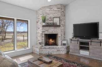 Farmhouse Living Room Fireplace