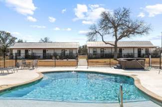 Pool and Suite/Cottage View