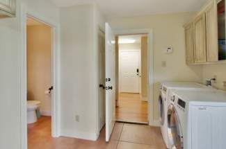 Laundry room/ half bath