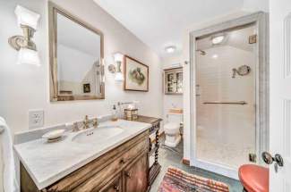 Carriage house upstairs bedroom/bath