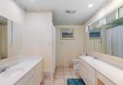 3.3-guest1-bath