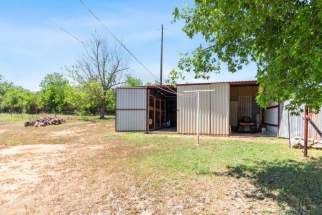 7-2-Storage-backyard-acreage