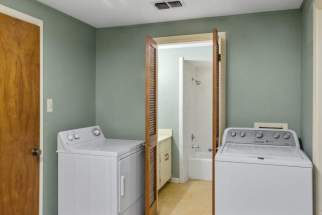 14-2-Green-room-laundry-bath