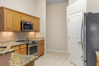 18-kitchen-pantry-hallway