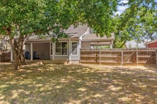 25-back-yard-facing-house