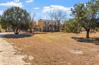 2-Front-house-driveway