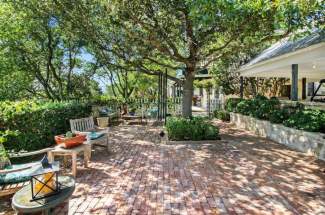 Courtyard garden